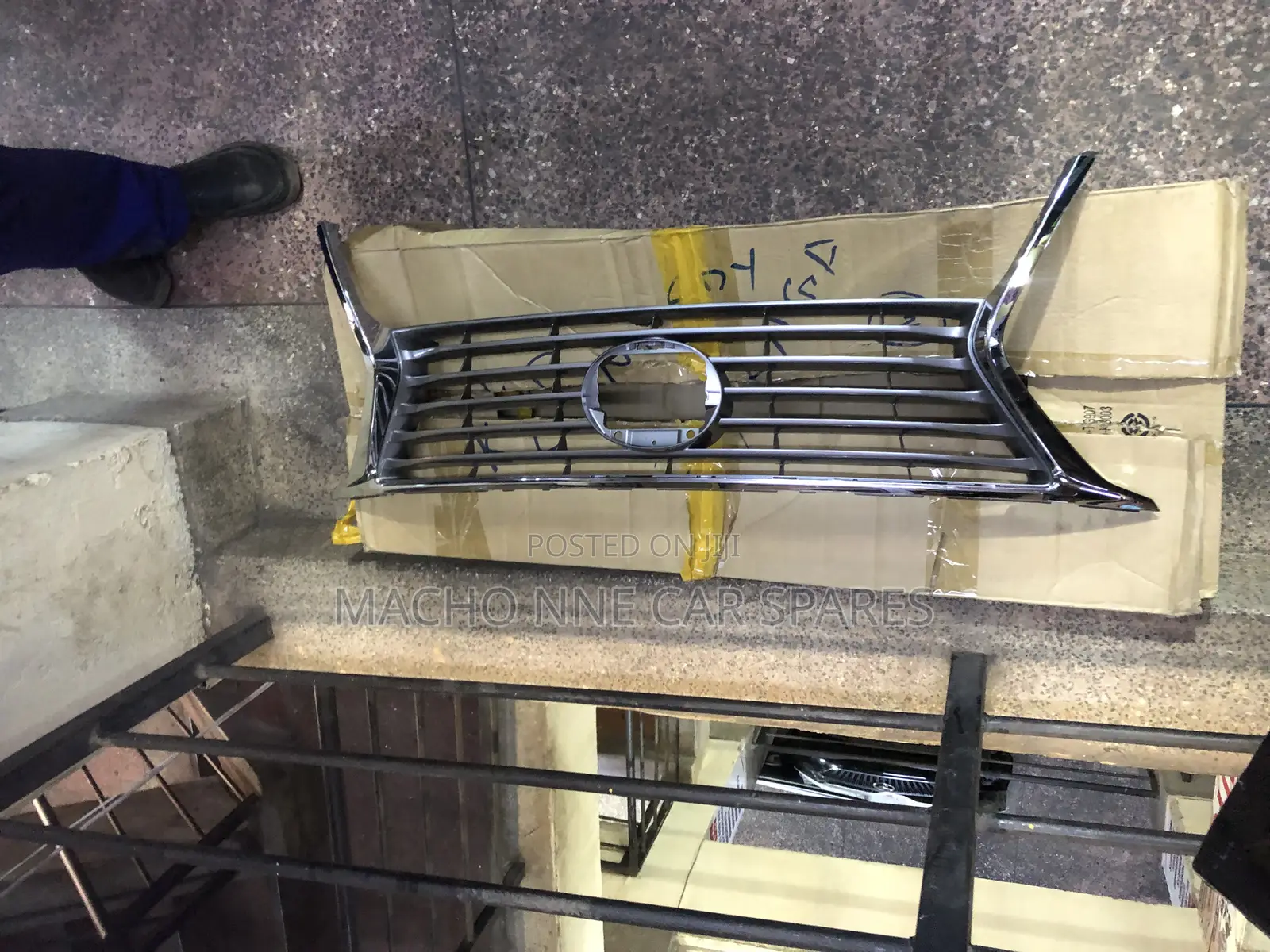 Lexus RX 450h Grill