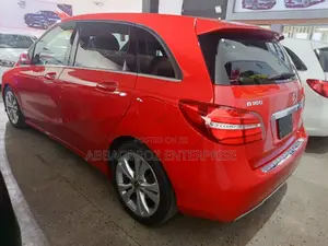 Mercedes-Benz B-Class Base B 250e 2017 Red