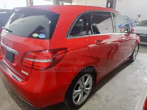 Mercedes-Benz B-Class Base B 250e 2017 Red
