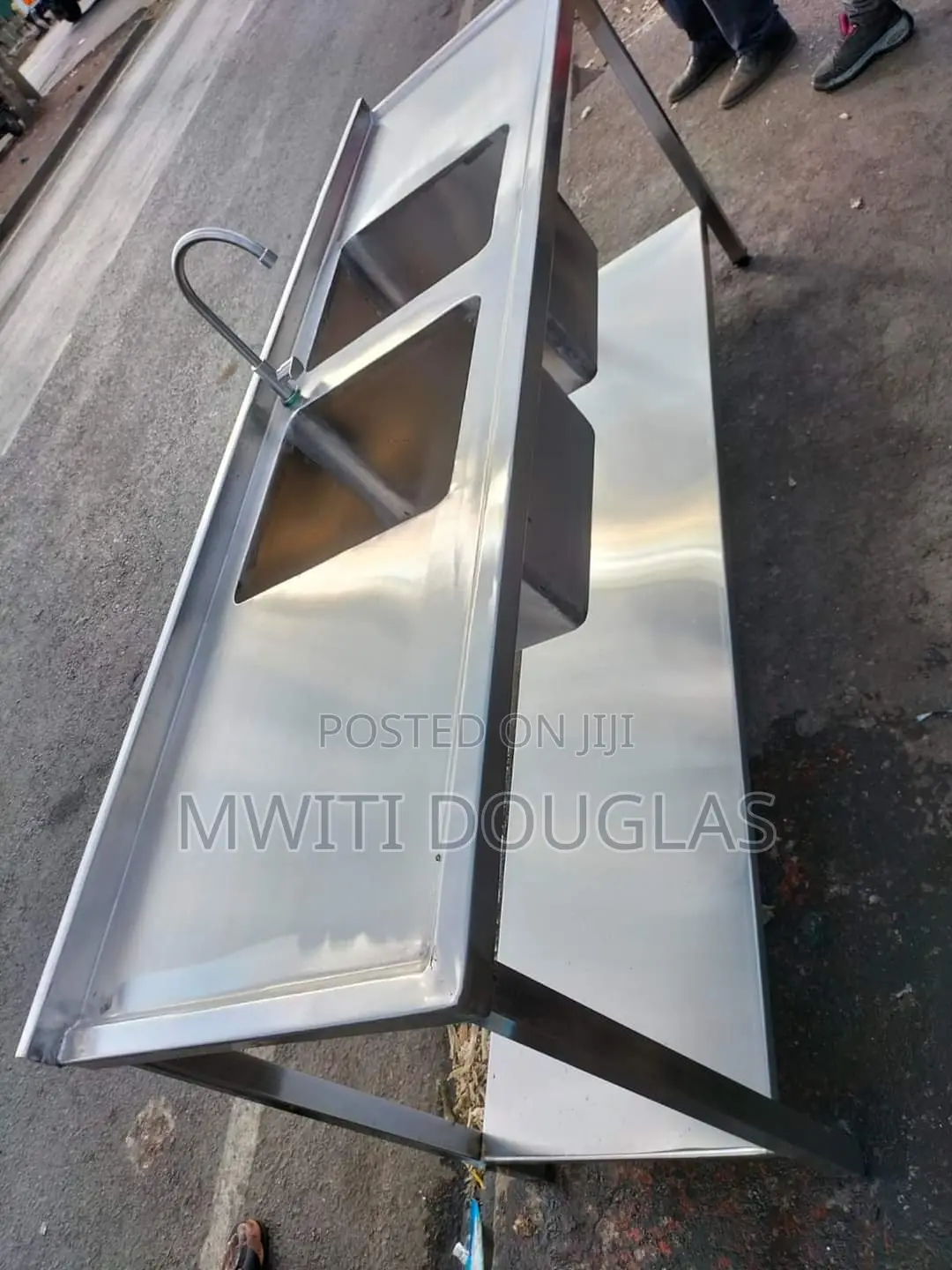 Kitchen Double Sink With Working Table