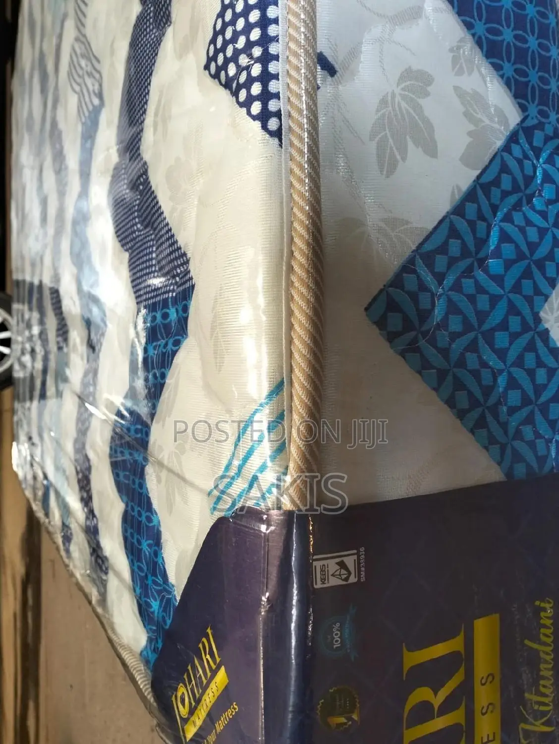 Flavass! 8inch 4 * 6 High Density Quilted Mattresses.