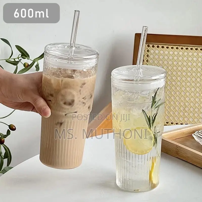600 Ml Glass Tumbler With Straw*