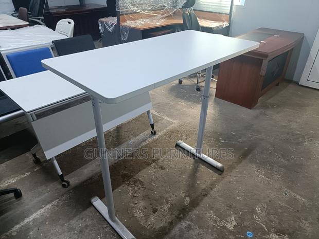 Adjustable Height Table Adjustable Height Table - thumbnail 2