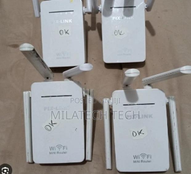 300MBPS Pixlink Wifi Range Extender With Antennae - main view