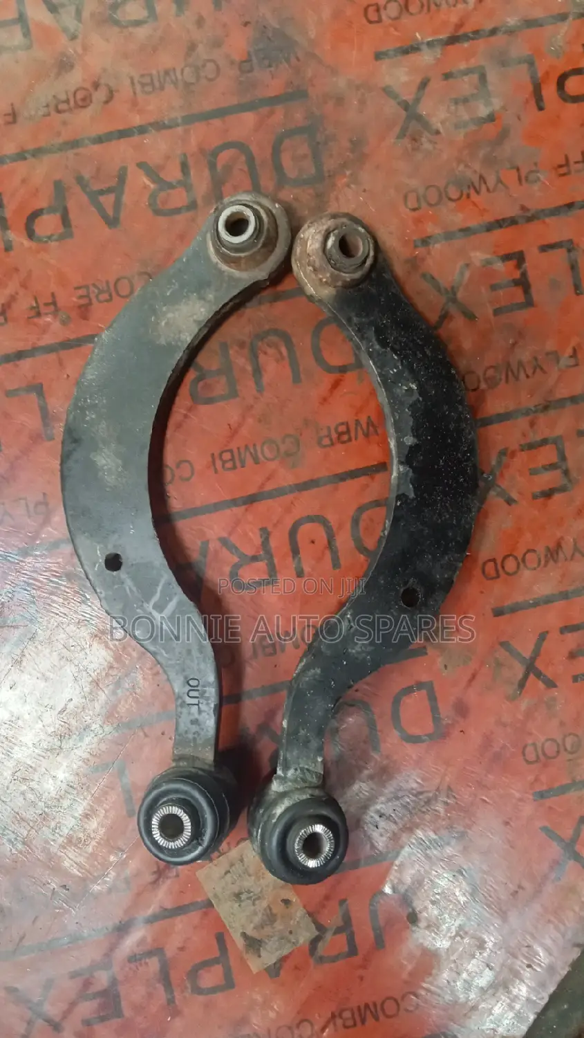 Auris Rear Arm 4wd