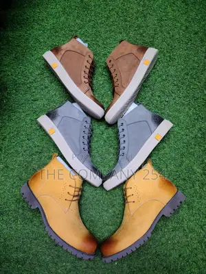 Original Designer Quality Men's Official Casaual Boots .