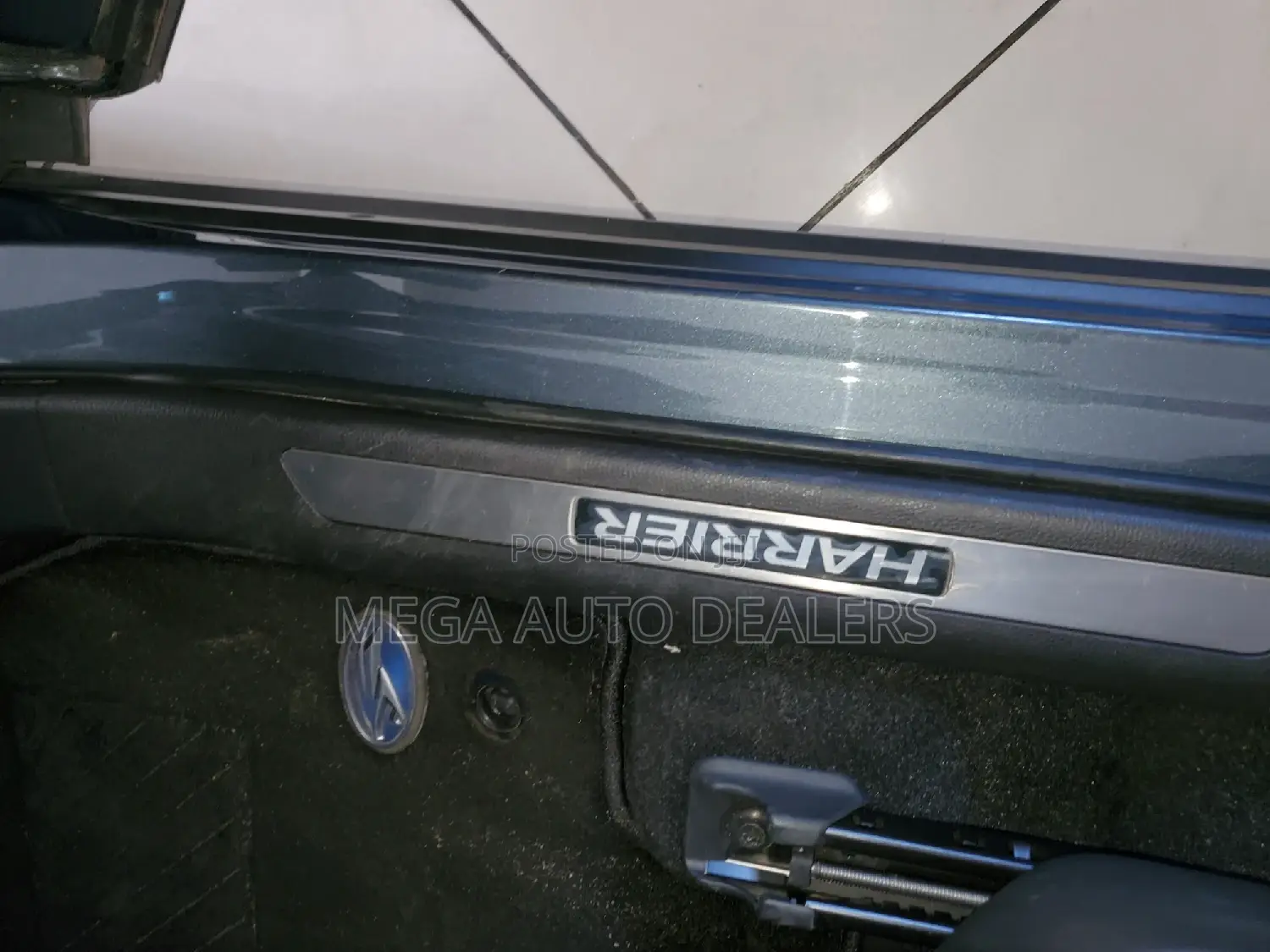 Toyota Harrier 2.0 2020 Blue