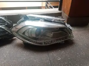 Suzuki SX4 S-Cross Headlight