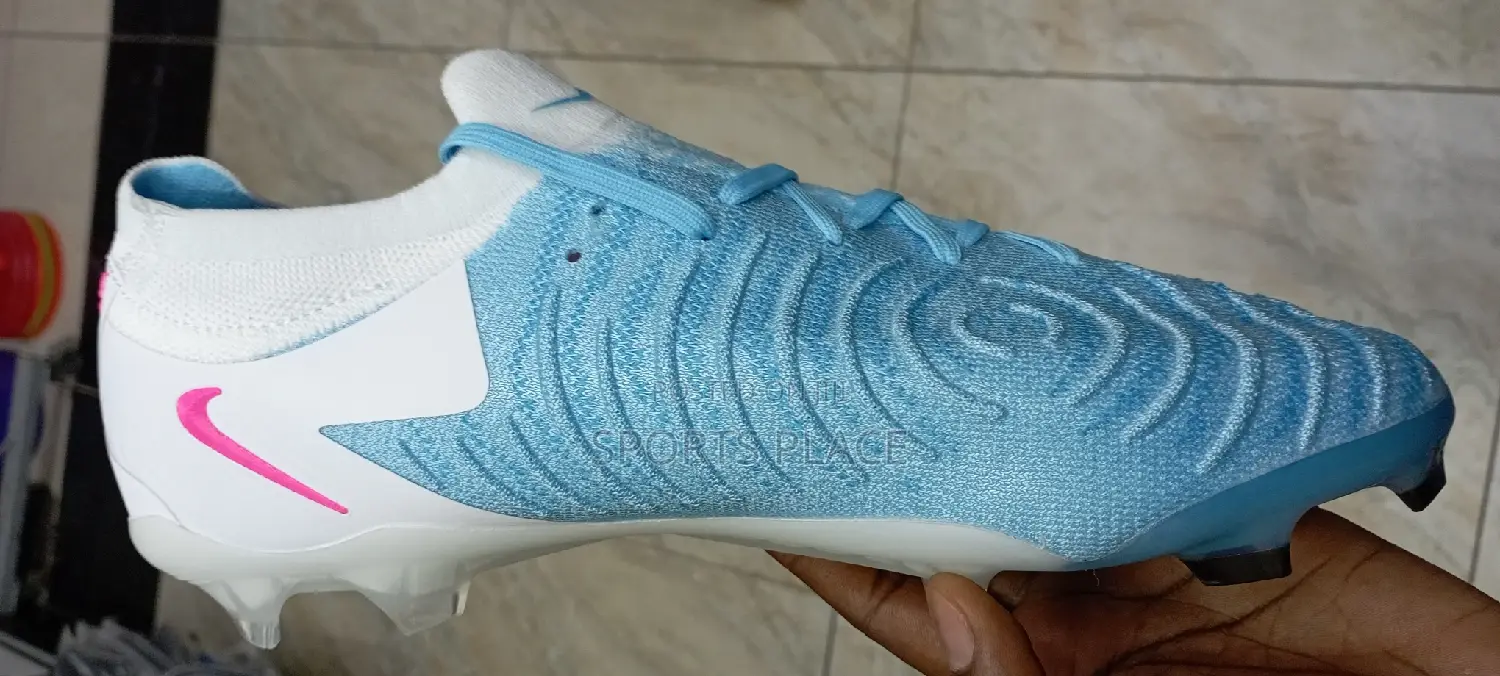 Phantom Luna Low-Cut Football Boots White and Blue