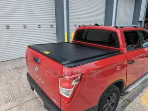 Retractable Tonneau Roll Cover for Toyota Hilux Rugged