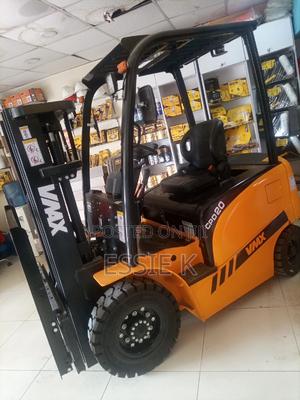 Electric Forklift Truck 2000kgs/2tons - main view