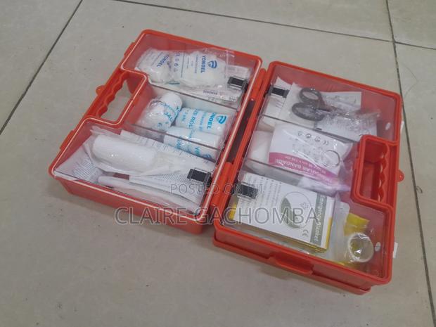 First Aid Kit Red - thumbnail 3