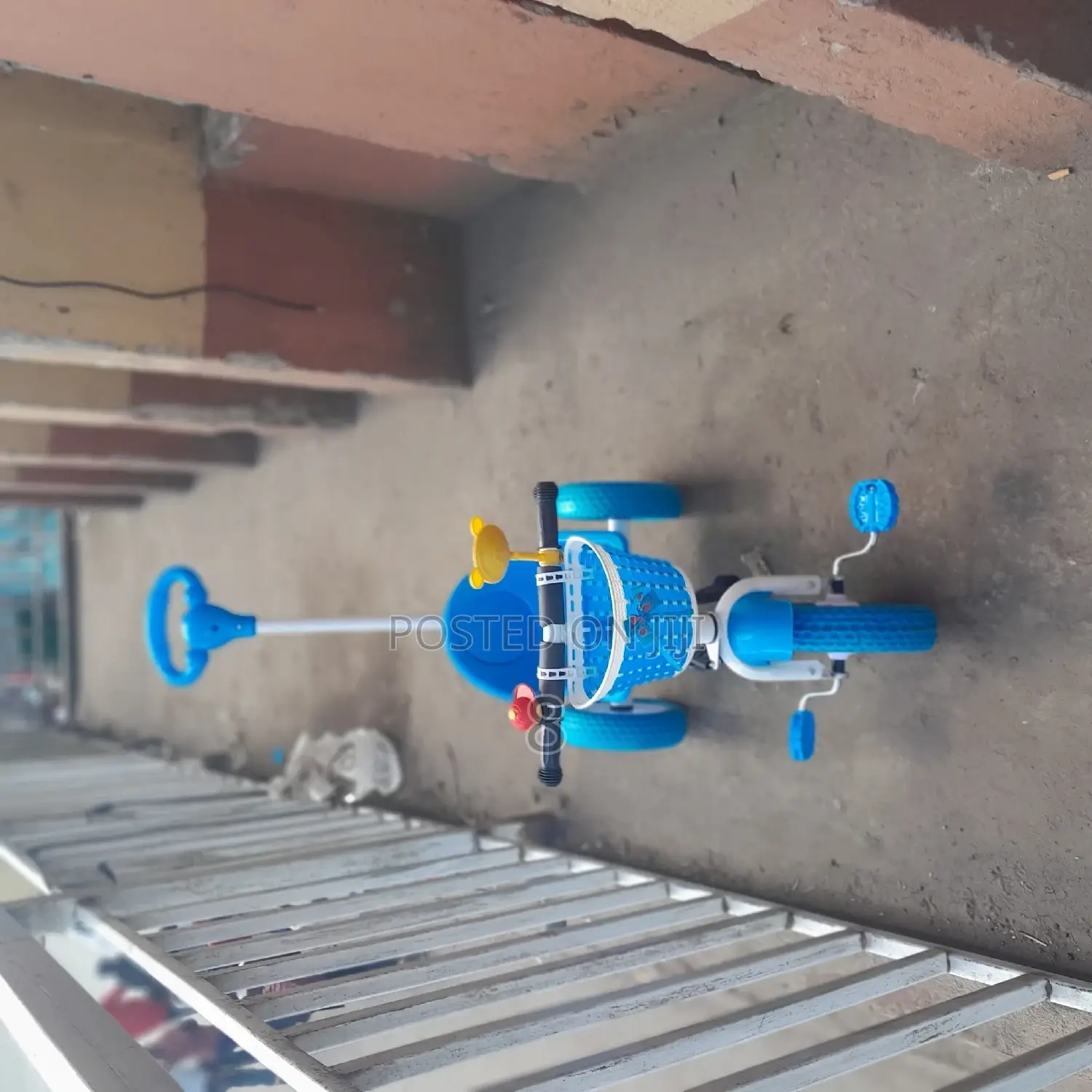 Kid's Tricycle With Handle