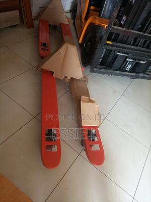 3000kgs Hydraulic Hand Pallet Truck - thumbnail 2