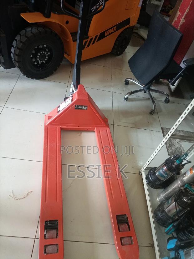 3000kgs Hydraulic Hand Pallet Truck - thumbnail 4