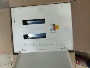 Schneider Distribution Board 8 Way
