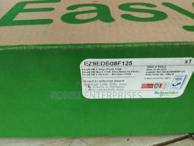 Schneider Distribution Board 8 Way - thumbnail 3