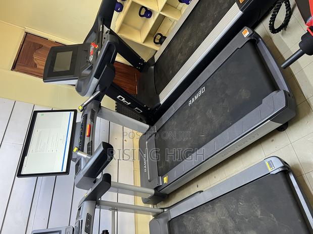 Heavy Commercial Treadmills. - main view