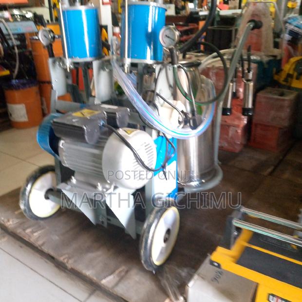 Stainless Double Buckets Milking Machine - thumbnail 3