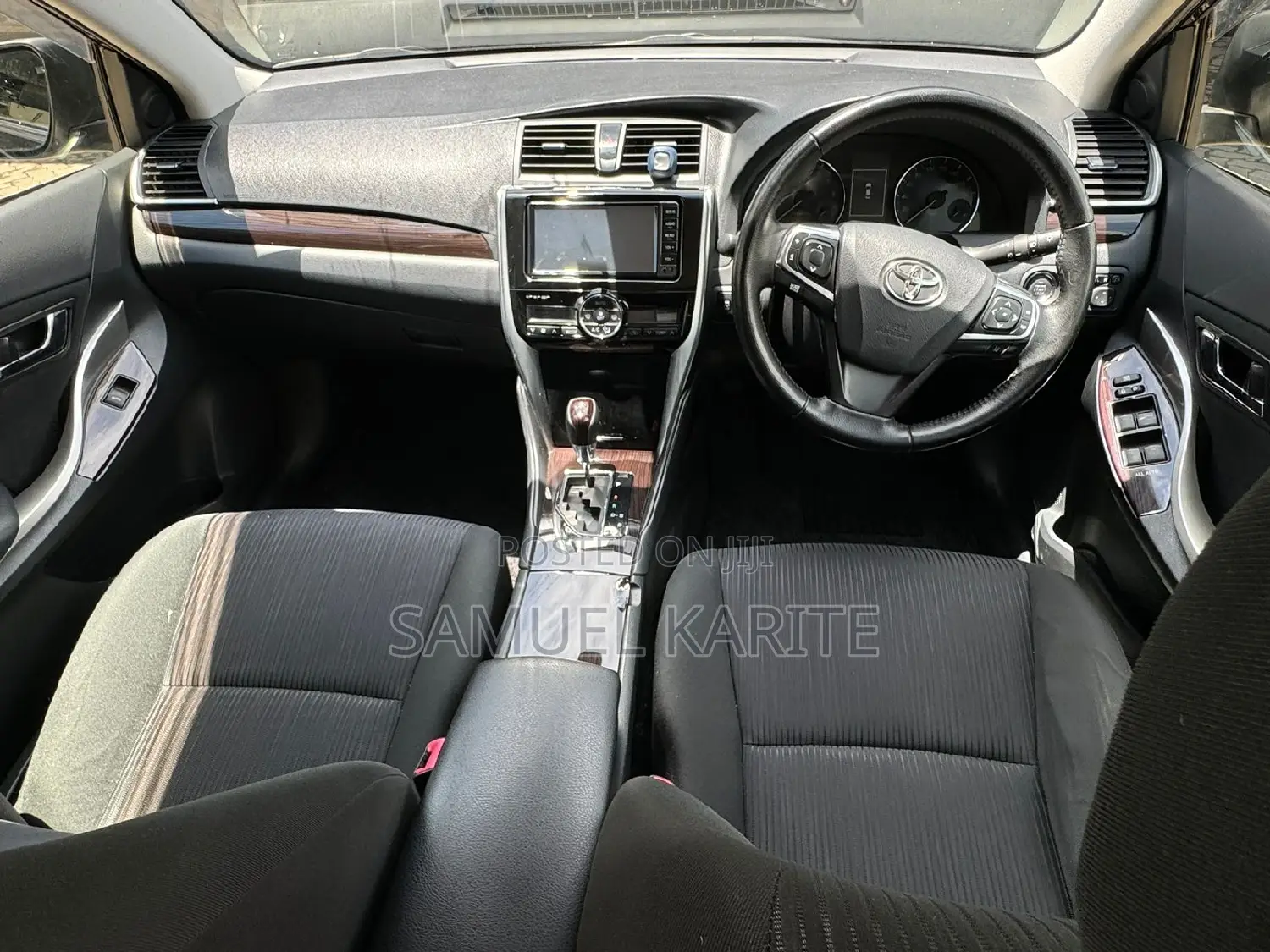 Toyota Premio 2017 Black