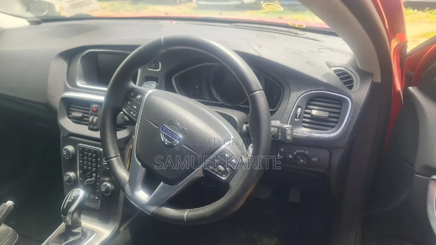 Volvo V40 2017 Red