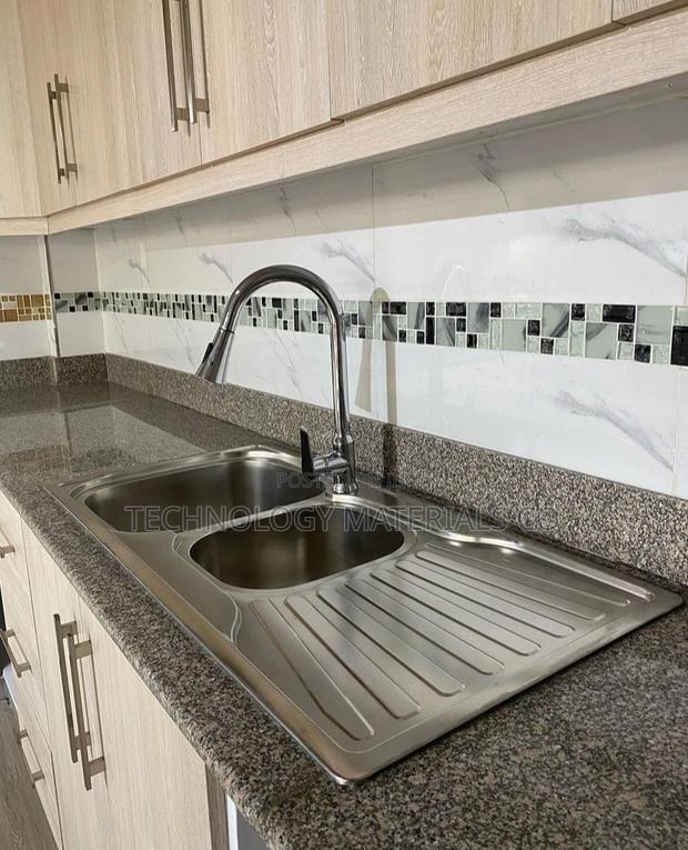 Single Handle Pull-Down Kitchen Faucet - thumbnail 3