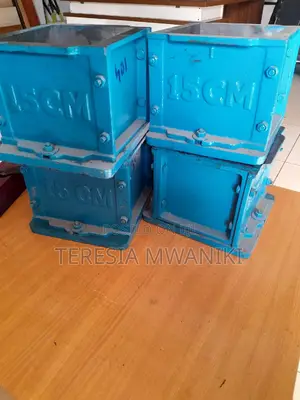 Cast Iron Concrete Testing Cube Moulds/Concrete Cubes