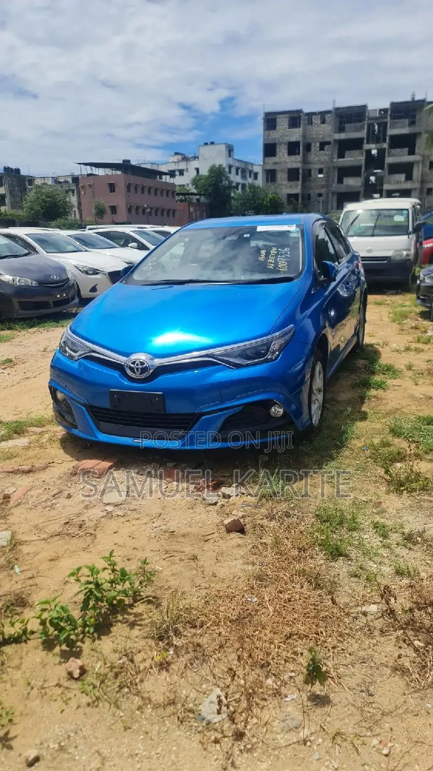 Toyota Auris 2017 Blue