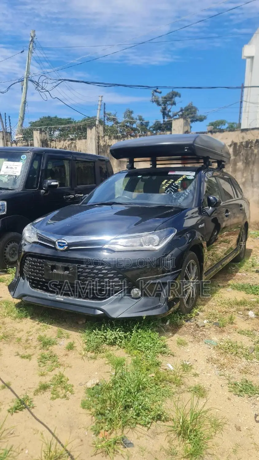 Toyota Corolla Fielder 2017 Black