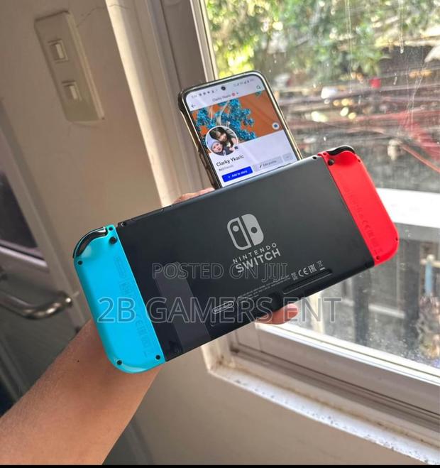 Nitendo Switch V2 - thumbnail 2