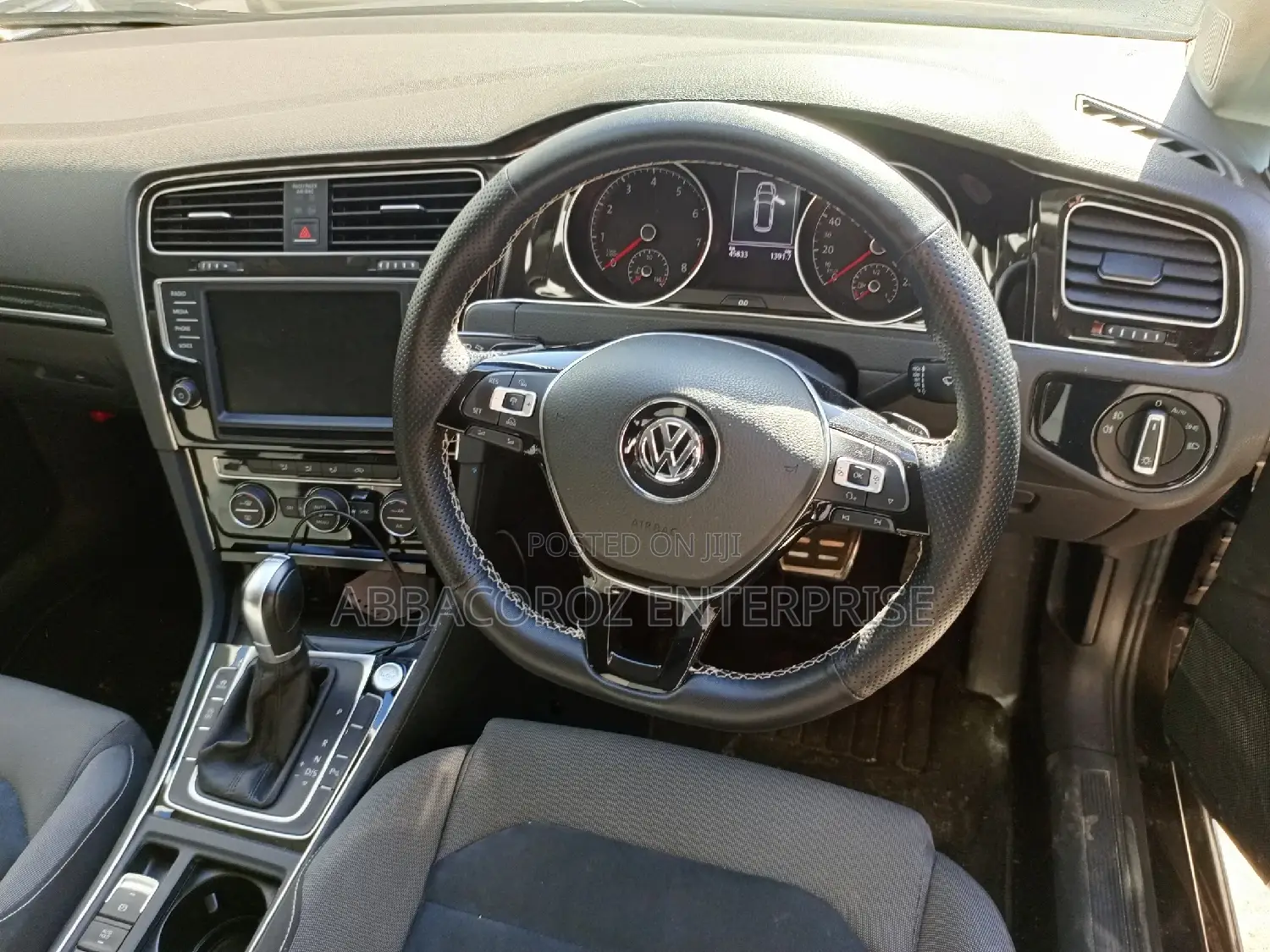 Volkswagen Golf TSI S 4-Door FWD 2017 Black