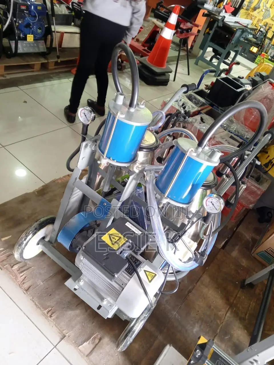 Double Cow Milking Machine