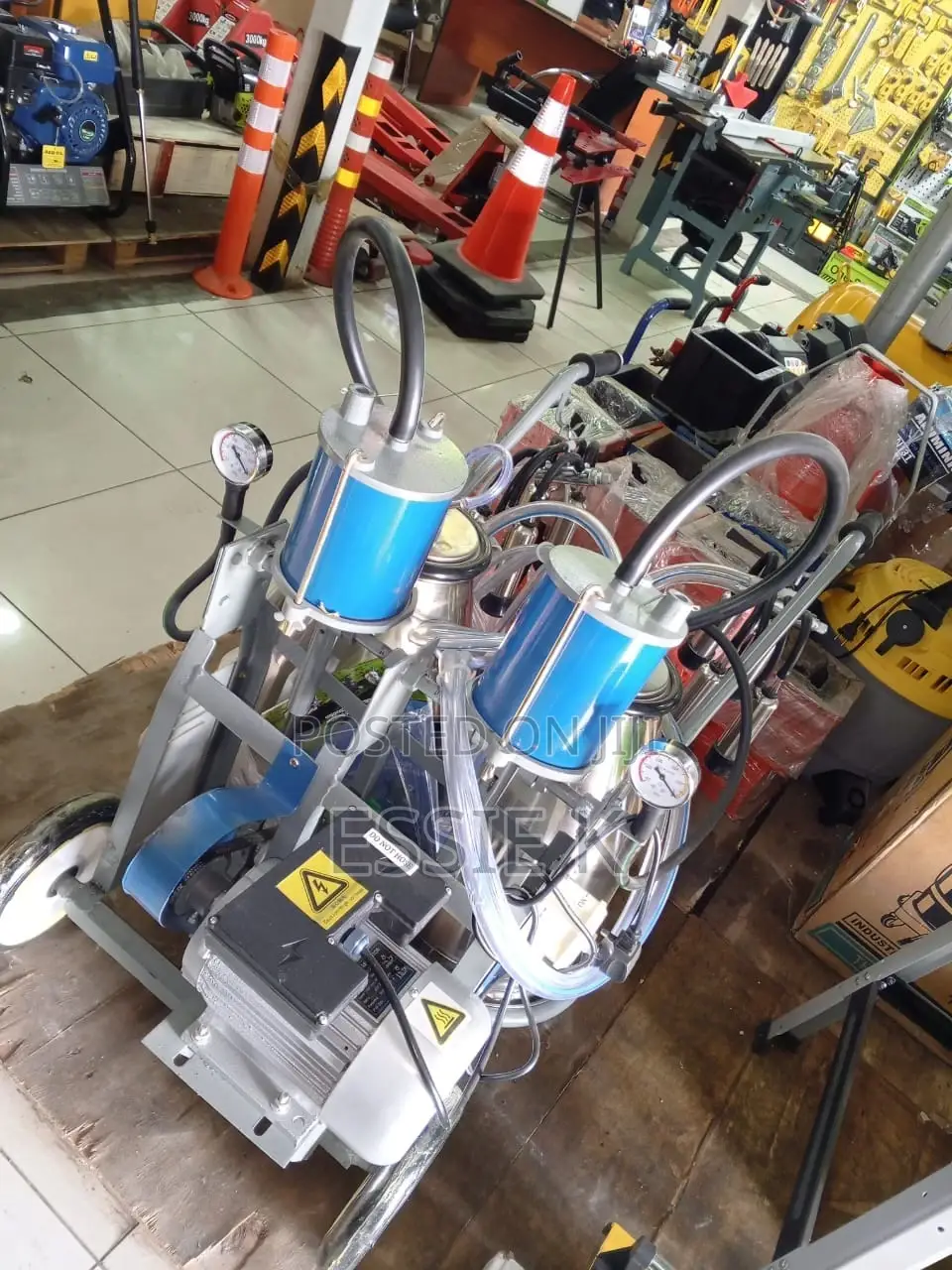 Double Cow Milking Machine