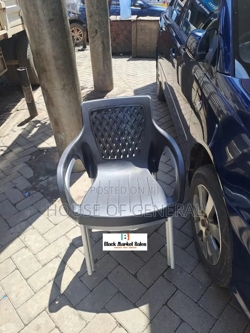 Plastic Chairs With Metal Tubing