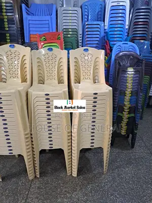 Cream Armless Kenpoly Plastic Chairs