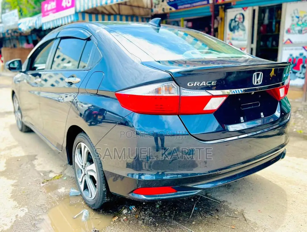 Honda Grace 2017 Gray