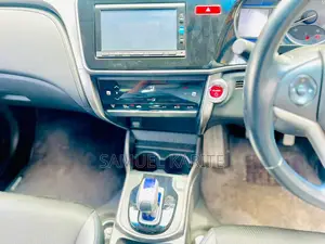 Honda Grace 2017 Gray