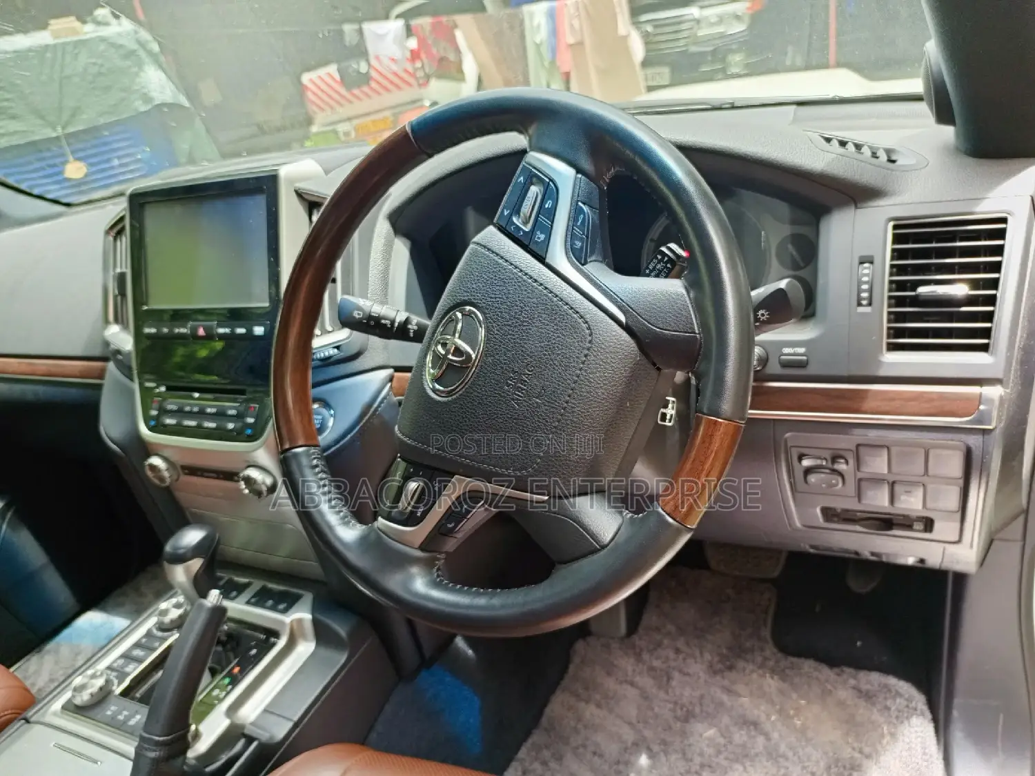 Toyota Land Cruiser 4.6 V8 ZX 2017 Pearl