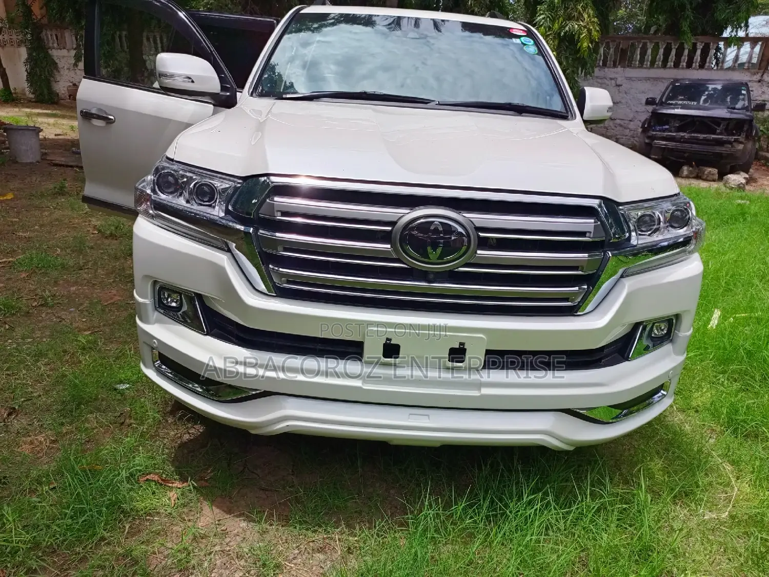Toyota Land Cruiser 4.6 V8 ZX 2017 Pearl