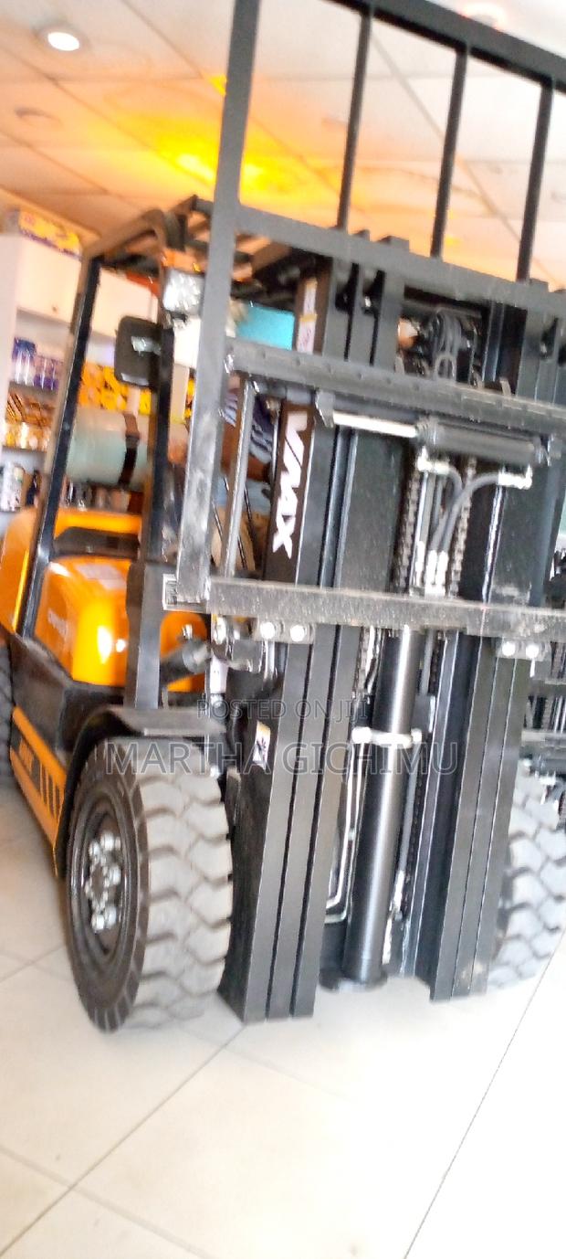 LPG Gasoline Forklift Truck - main view