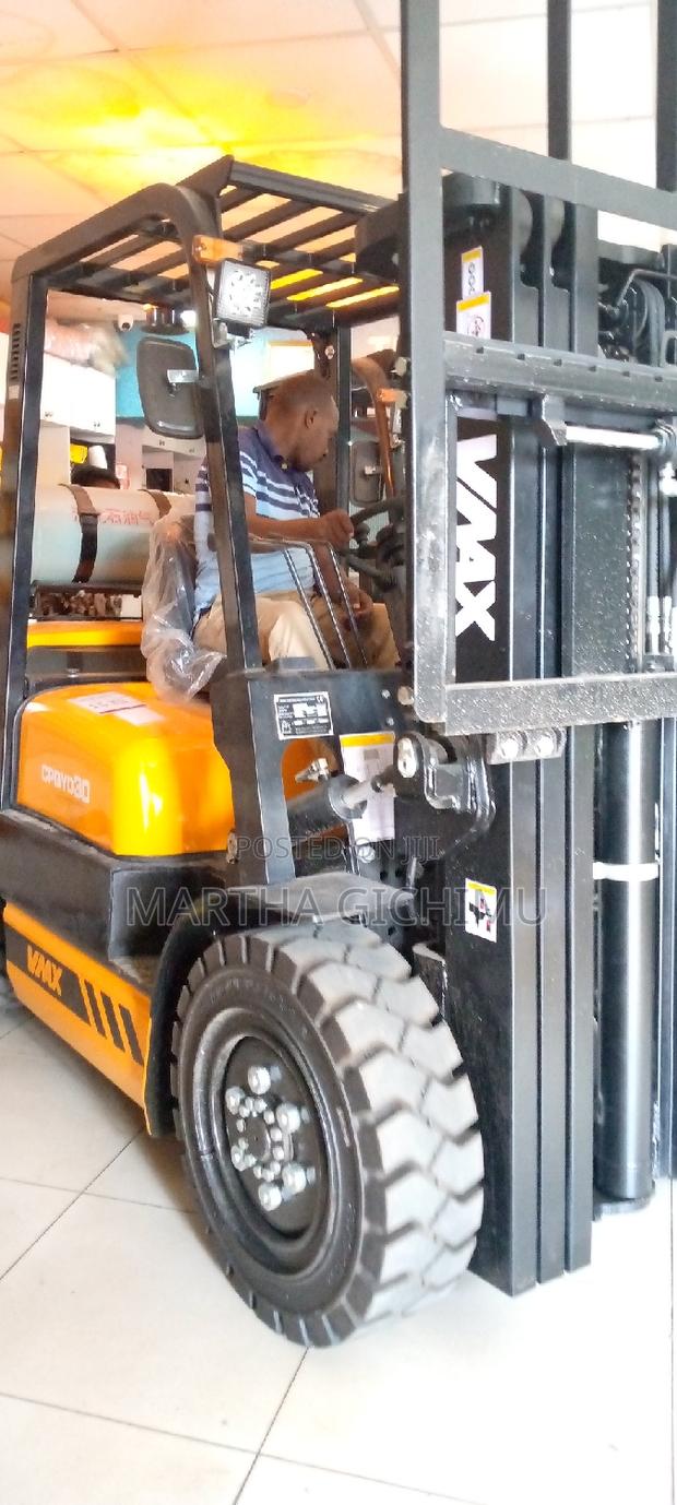 LPG Gasoline Forklift Truck - thumbnail 2