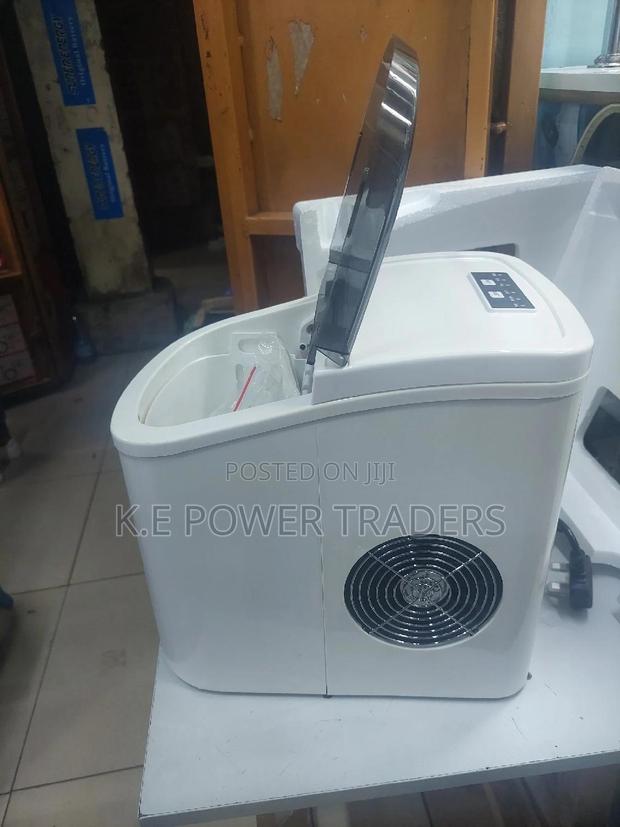 Countertop Icecube Maker - main view