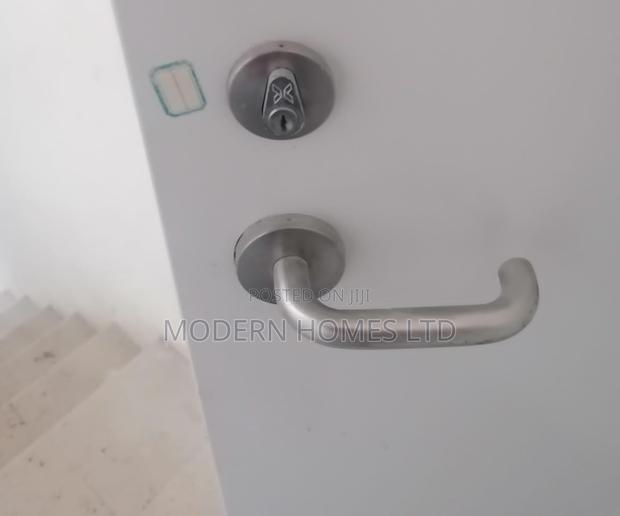 Effortless Entry, Unmatched Security: Find Your Ideal Lock! - thumbnail 2