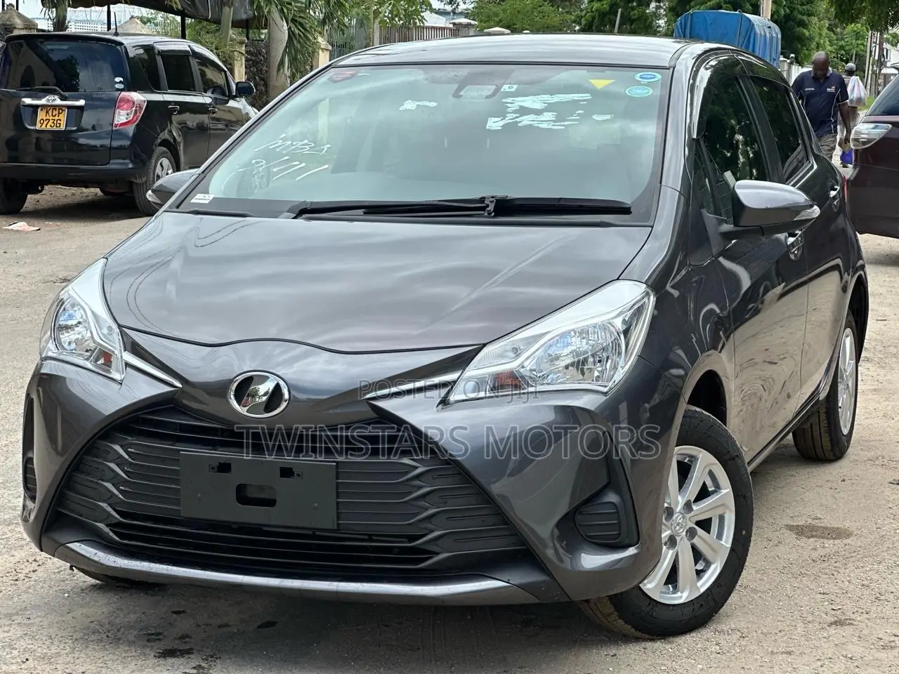 Toyota Vitz 1.3 FWD 5dr 2019 Gray