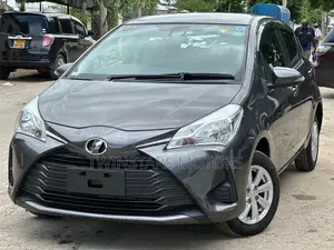 Toyota Vitz 1.3 FWD 5dr 2019 Gray