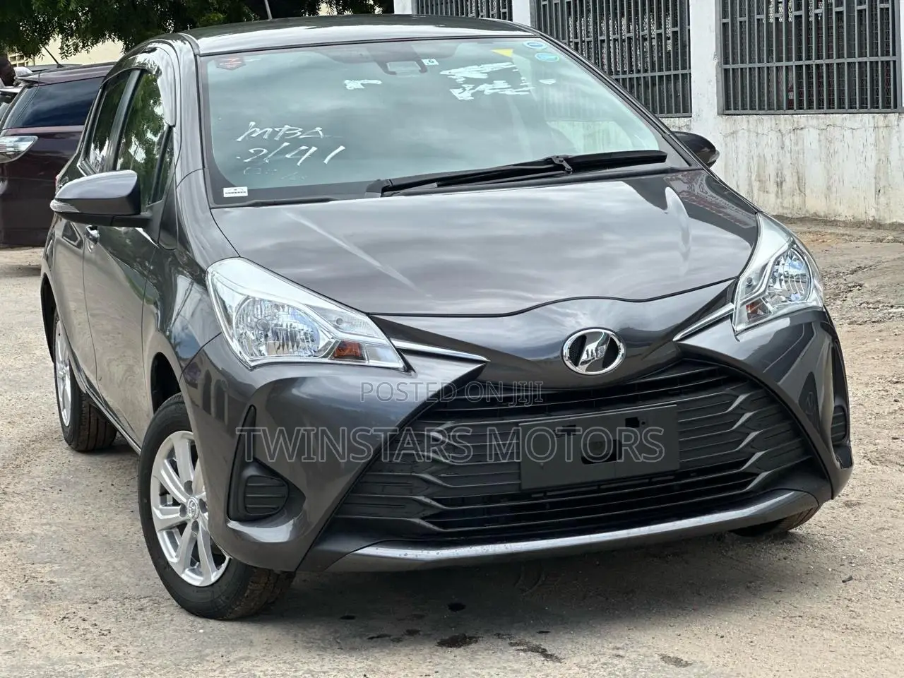 Toyota Vitz 1.3 FWD 5dr 2019 Gray
