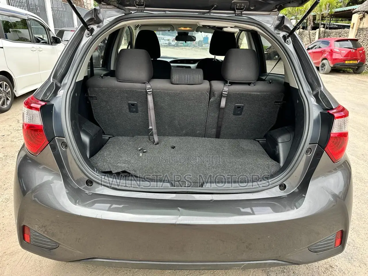 Toyota Vitz 1.3 FWD 5dr 2019 Gray