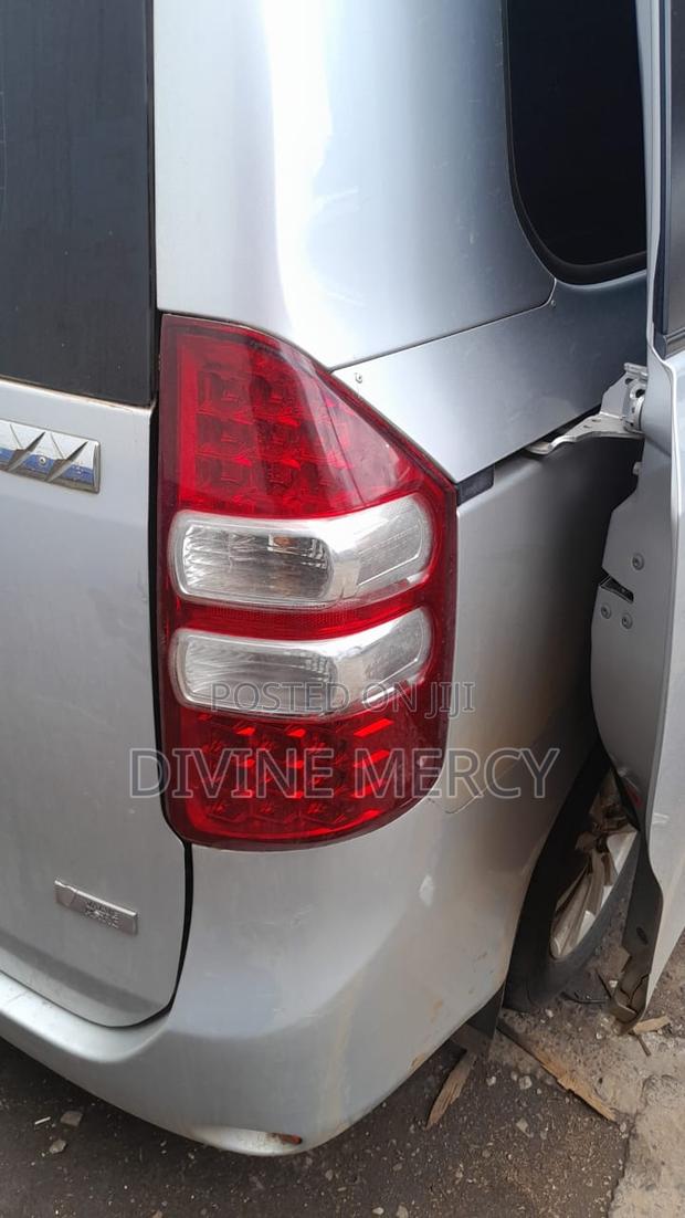 Toyota Noah Tail Lens/Back Lens - main view