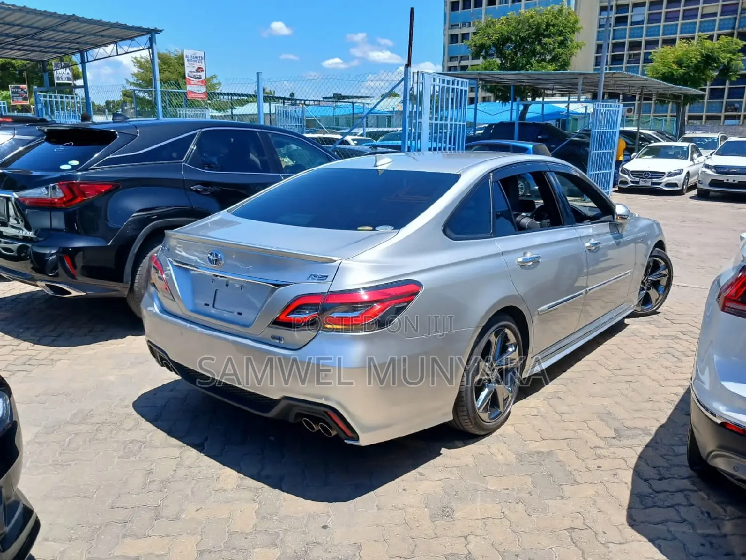 Toyota Crown Majesta 2.5 AWD Hybrid 2017 Silver