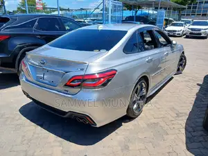Toyota Crown Majesta 2.5 AWD Hybrid 2017 Silver